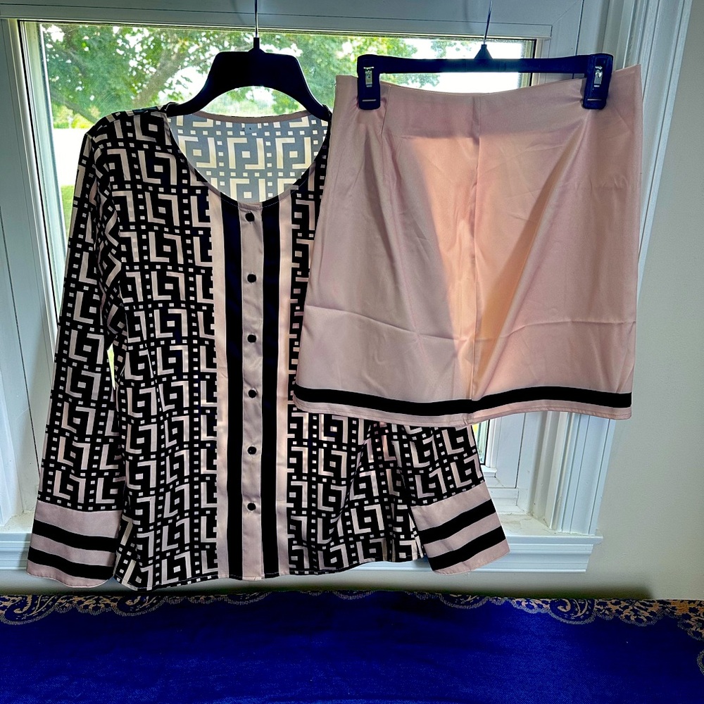 Cute Outfit Tan & Black Size M/L